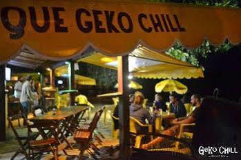 Hostel Chill & *